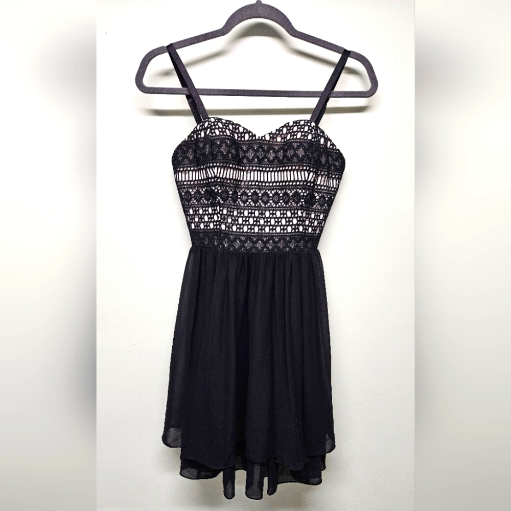 Guess Scarlett Dress Black Sweetheart Neck Lace Adjustable Straps Size 2